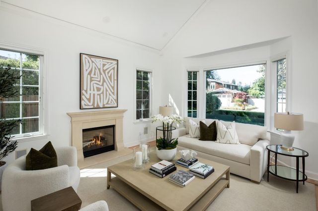 1049 Russell Avenue, Los Altos, CA 94024