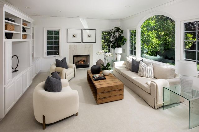 1049 Russell Avenue, Los Altos, CA 94024