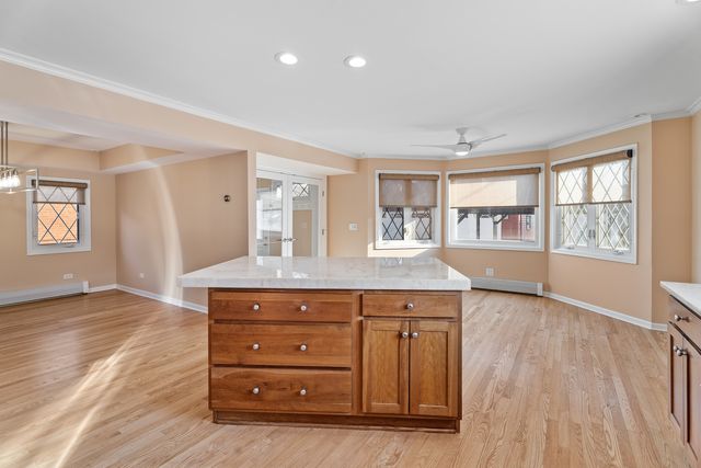 6013 N Emerson Street, Rosemont, IL 60018