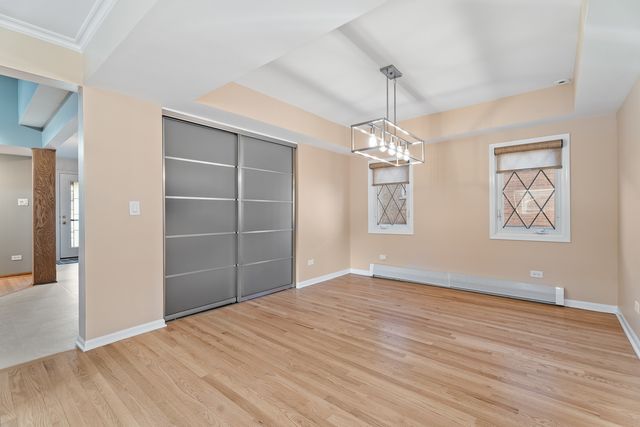 6013 N Emerson Street, Rosemont, IL 60018