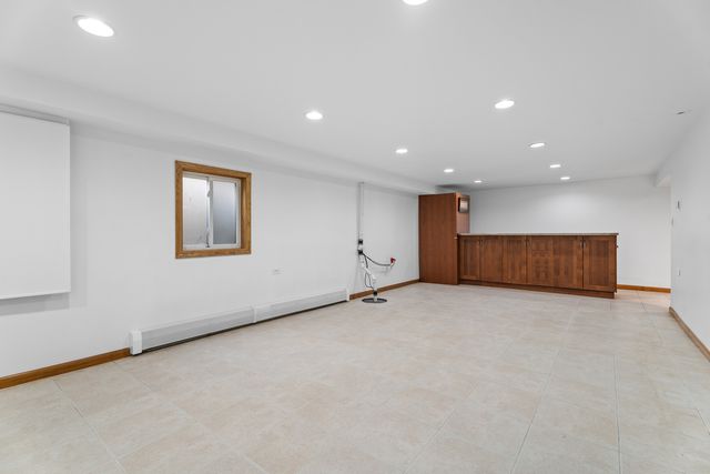 6013 N Emerson Street, Rosemont, IL 60018