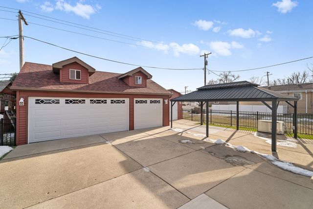 6013 N Emerson Street, Rosemont, IL 60018