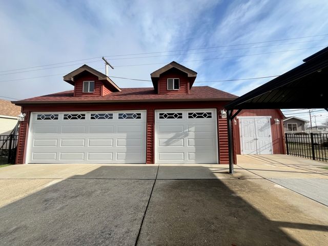 6013 N Emerson Street, Rosemont, IL 60018