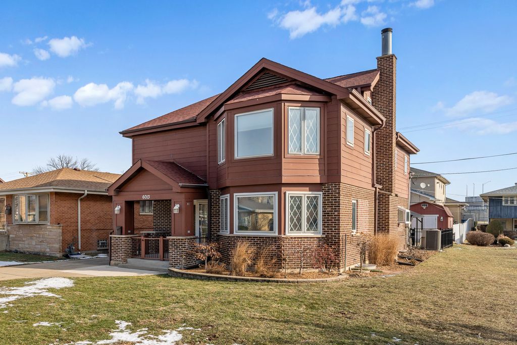 6013 N Emerson Street, Rosemont, IL 60018