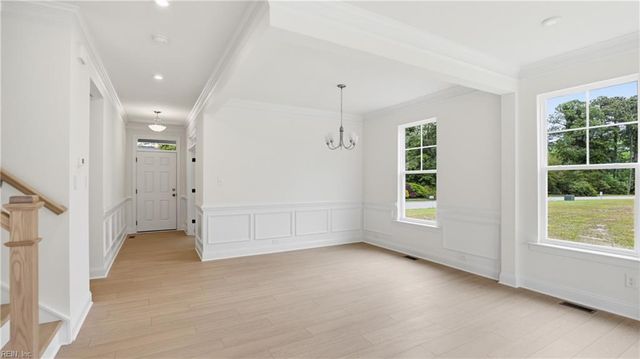 11 Valmoore DR, Poquoson, VA 23662