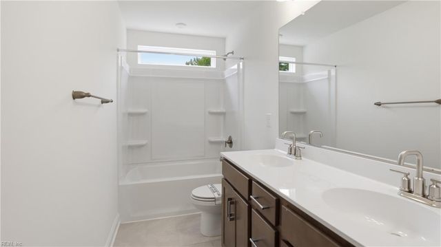 11 Valmoore DR, Poquoson, VA 23662
