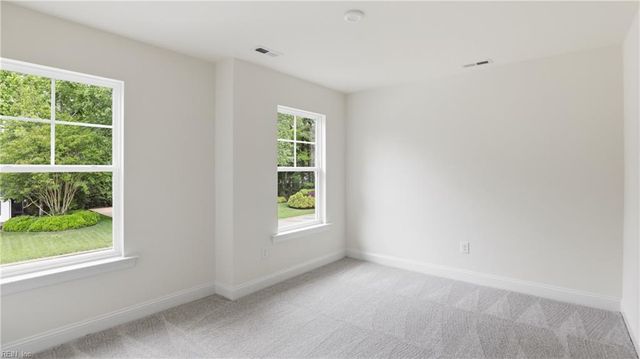 11 Valmoore DR, Poquoson, VA 23662