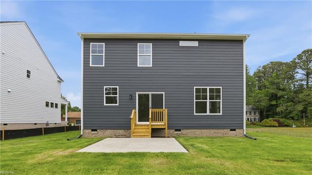 11 Valmoore DR, Poquoson, VA 23662