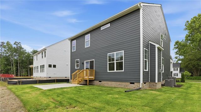 11 Valmoore DR, Poquoson, VA 23662