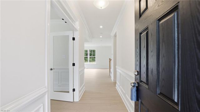 11 Valmoore DR, Poquoson, VA 23662