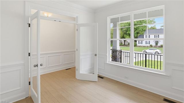 11 Valmoore DR, Poquoson, VA 23662