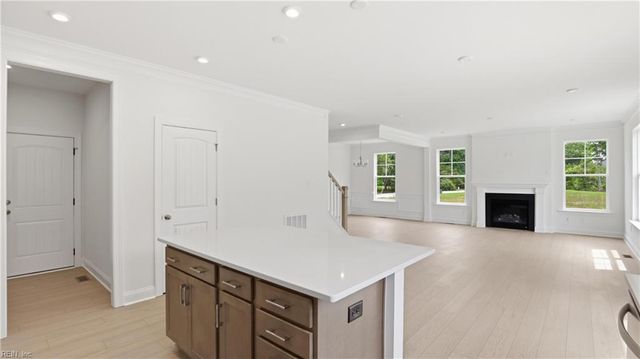 11 Valmoore DR, Poquoson, VA 23662