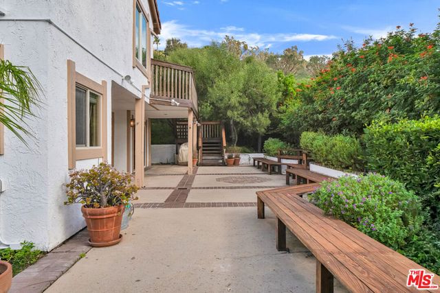 17053 Palisades Circle, Pacific Palisades, CA 90272