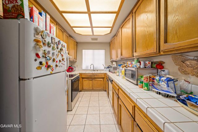 21020 Pippin Way, California City, CA 93505