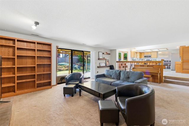 8216 50th Street Ct W, University Place, WA 98467
