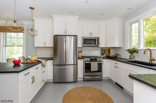 85 Hawthorne Ave, Glen Ridge Boro Twp., NJ 07028