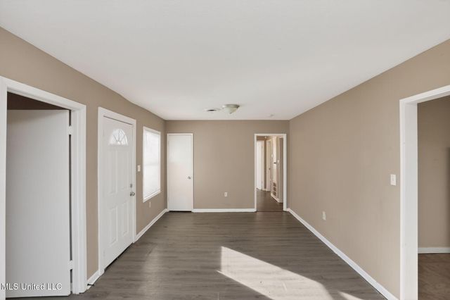 367 Queen Julianna Lane, Jackson, MS 39209