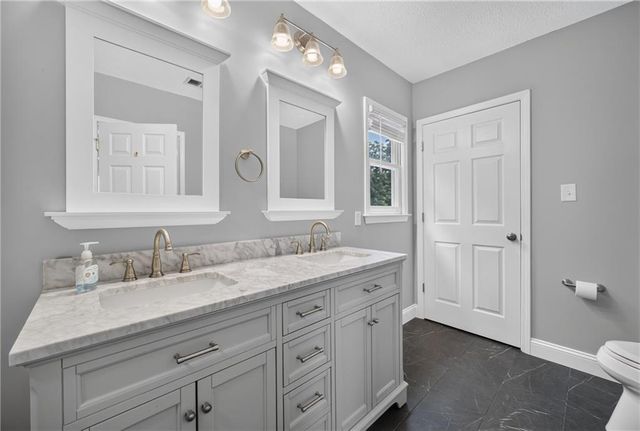 1532 Berkshire Farm Drive, Snellville, GA 30078