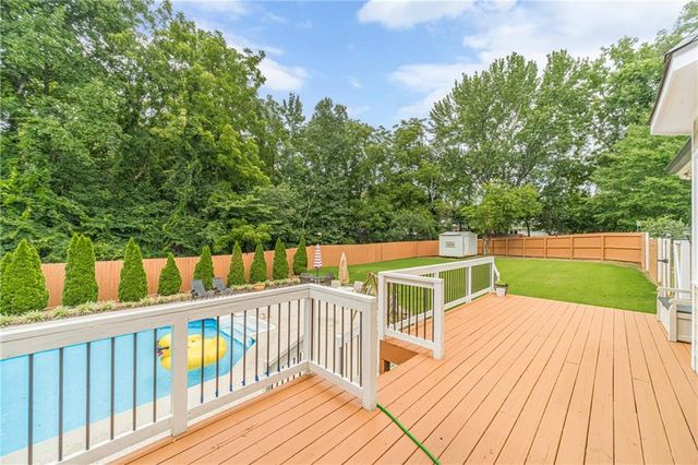 1532 Berkshire Farm Drive, Snellville, GA 30078