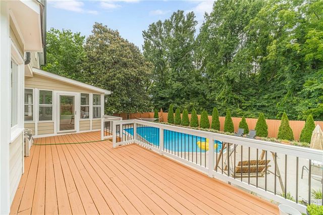 1532 Berkshire Farm Drive, Snellville, GA 30078