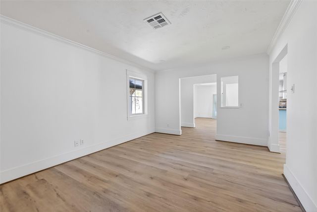 1906 Shadow Bend Drive, Houston, TX 77043