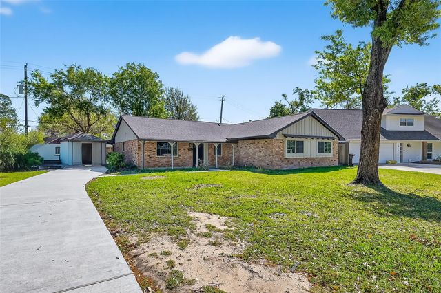 1906 Shadow Bend Drive, Houston, TX 77043