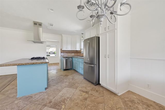 1906 Shadow Bend Drive, Houston, TX 77043