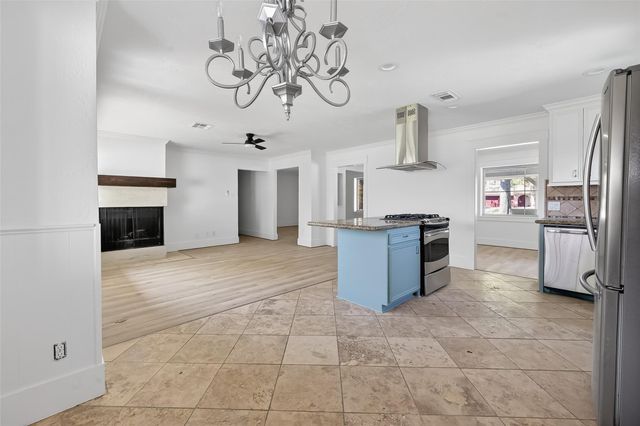 1906 Shadow Bend Drive, Houston, TX 77043