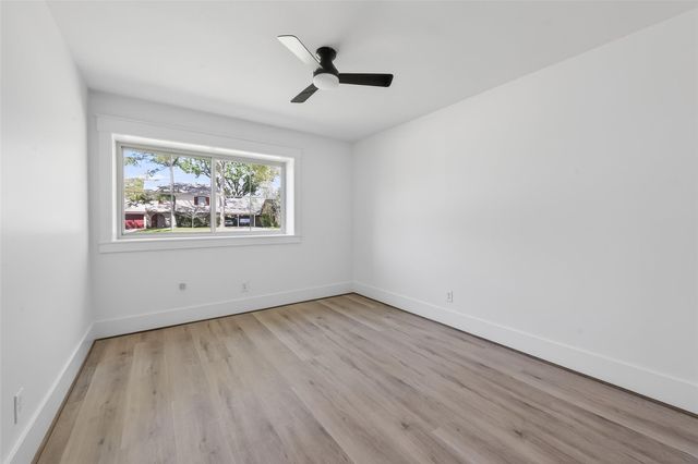 1906 Shadow Bend Drive, Houston, TX 77043