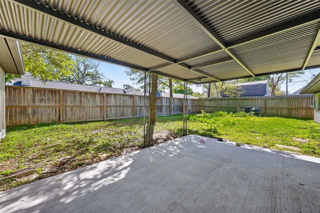 1906 Shadow Bend Drive, Houston, TX 77043