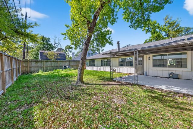 1906 Shadow Bend Drive, Houston, TX 77043