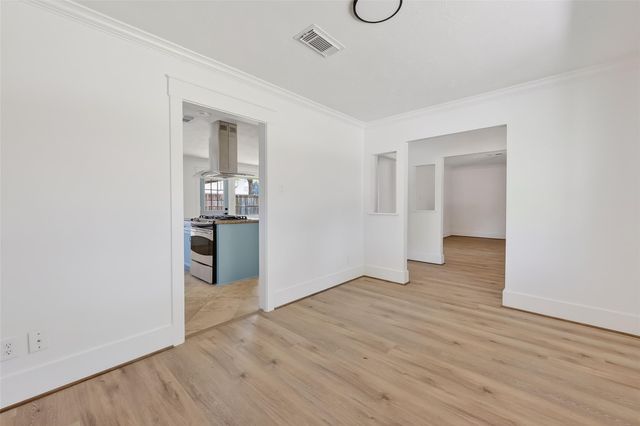 1906 Shadow Bend Drive, Houston, TX 77043