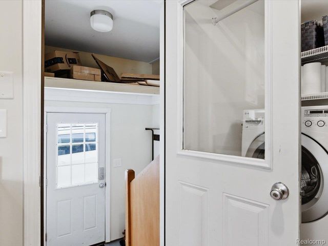 1207 Clinton Avenue, St. Clair, MI 48079