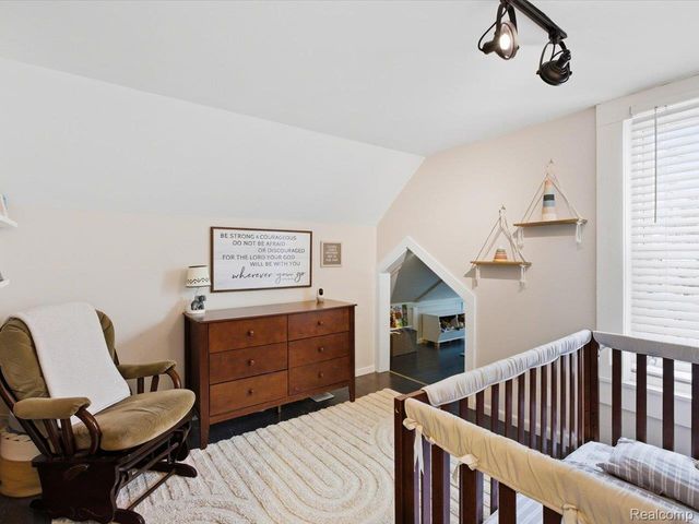 1207 Clinton Avenue, St. Clair, MI 48079