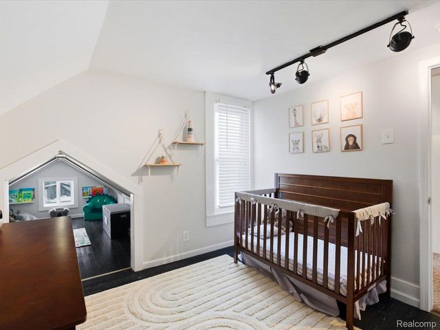 1207 Clinton Avenue, St. Clair, MI 48079