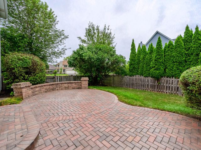 521 Hammer Lane, North Aurora, IL 60542