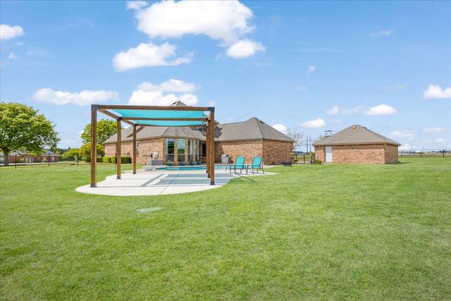 373 Sundance Drive, Van Alstyne, TX 75495