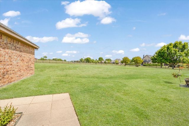 373 Sundance Drive, Van Alstyne, TX 75495