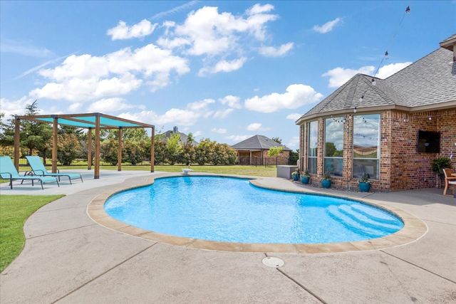 373 Sundance Drive, Van Alstyne, TX 75495
