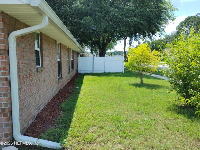 7548 CLIFF COTTAGE Drive, Jacksonville, FL 32244