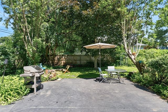 148 Rawlinson Road, Irondequoit, NY 14617