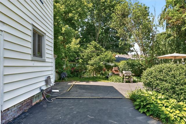 148 Rawlinson Road, Irondequoit, NY 14617