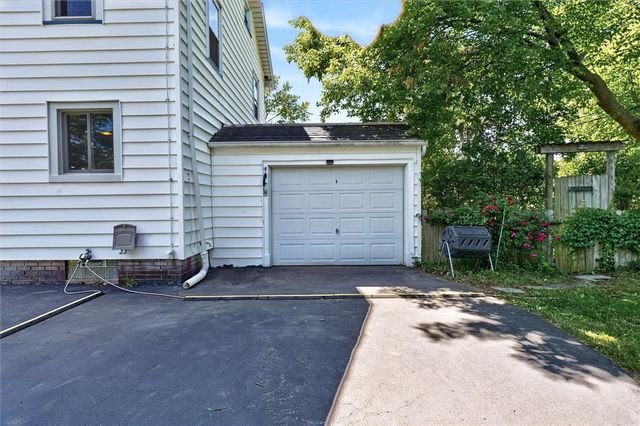 148 Rawlinson Road, Irondequoit, NY 14617