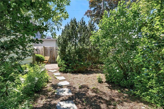 148 Rawlinson Road, Irondequoit, NY 14617