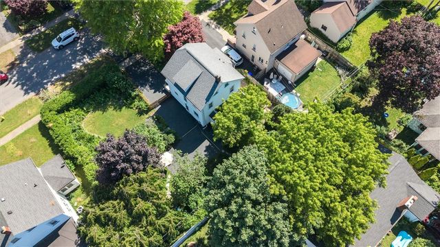 148 Rawlinson Road, Irondequoit, NY 14617