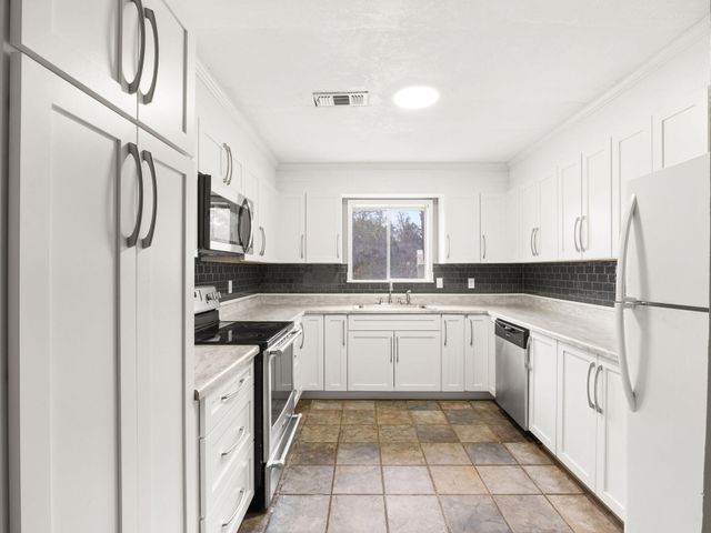 707 W Hawthorne Rd, Leesville, LA 71446