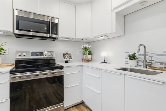 64 Dunbar St, Brockton, MA 02302
