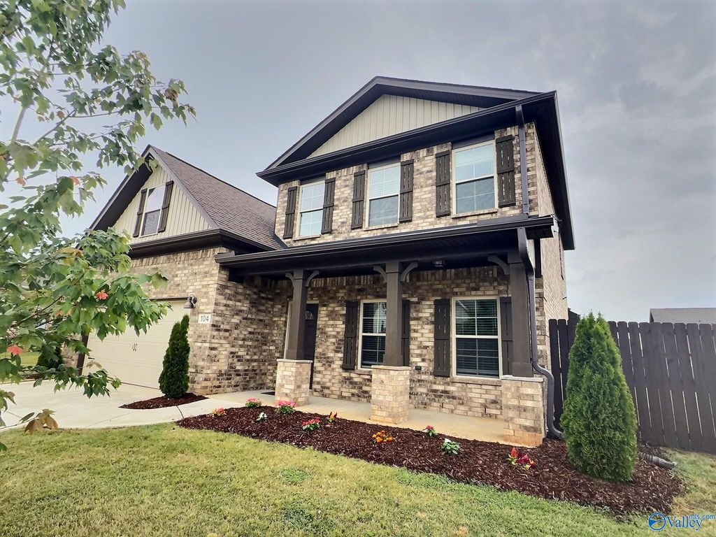 104 Ivy Vine Drive, Toney, AL 35773