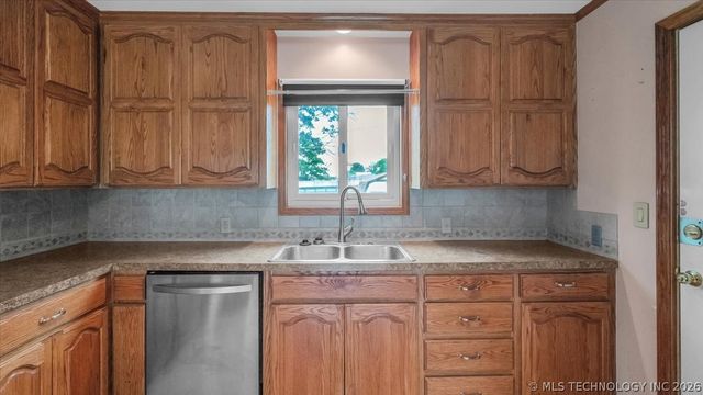 4956 S Maybelle Avenue, Tulsa, OK 74107