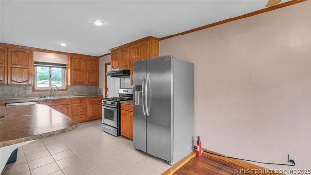 4956 S Maybelle Avenue, Tulsa, OK 74107